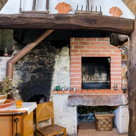 Time-traveler's Paradise In Gois Gasthuis 4*