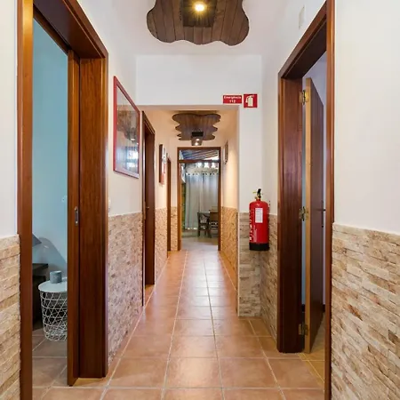 Guest house Time-traveler's Paradise In Gois